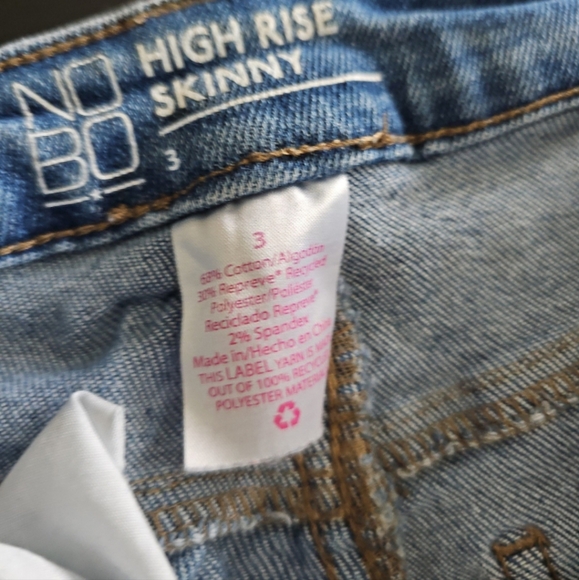 No Boundaries Jeans - Picture 7 of 8